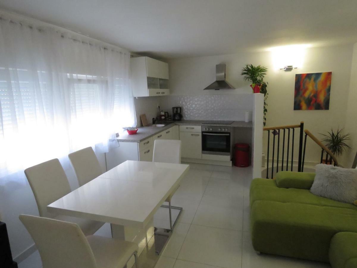 Apartman Crnica Šibenik Esterno foto